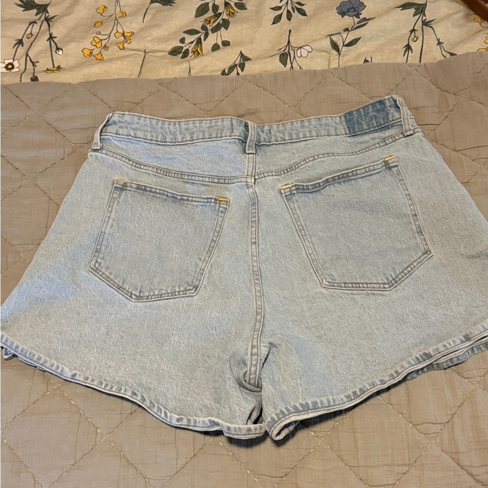 Abercrombie & Fitch Dad Short High Rise - Picture 3 of 4